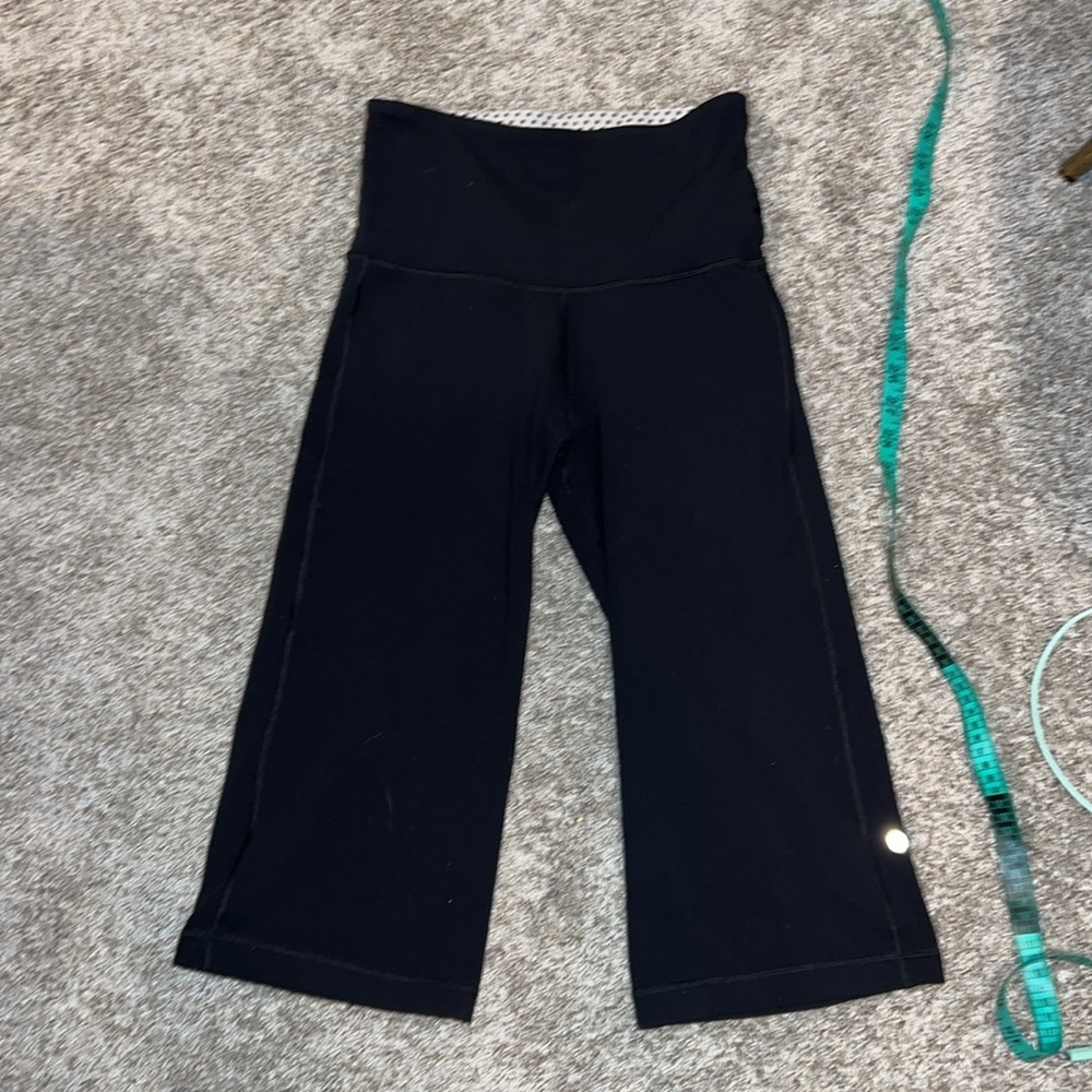 LULULEMON GROOVE CROP FLARED ROLL DOWN WAIST SEE MEASUREMENTS